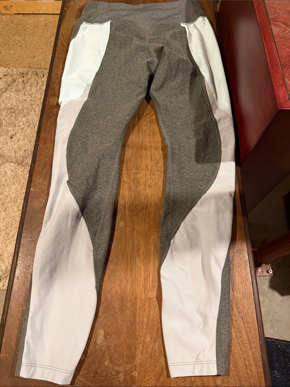 Nike Gray Leggings with White Side Panels - Picture 4 of 4